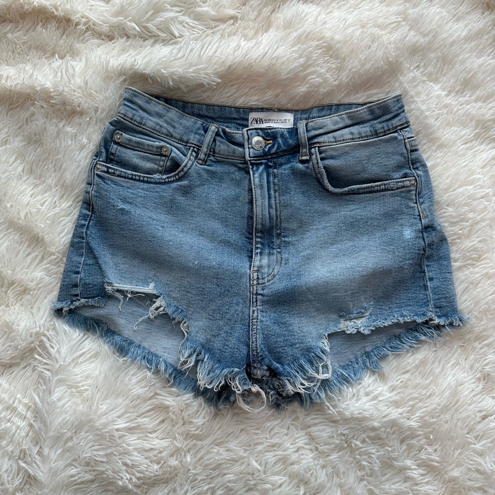 Zara jean shorts slightly stretchy